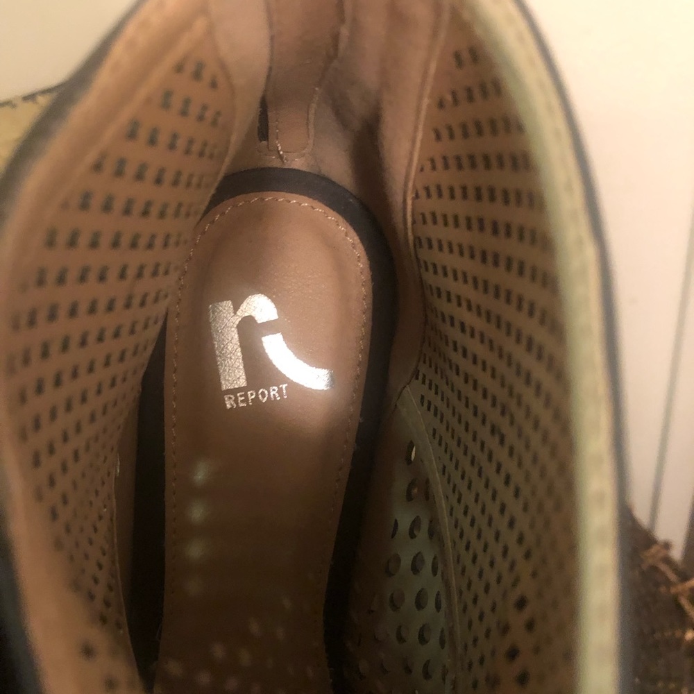 Shoes - Picture 4 of 4
